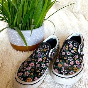 Little girl flower Vans slip ons